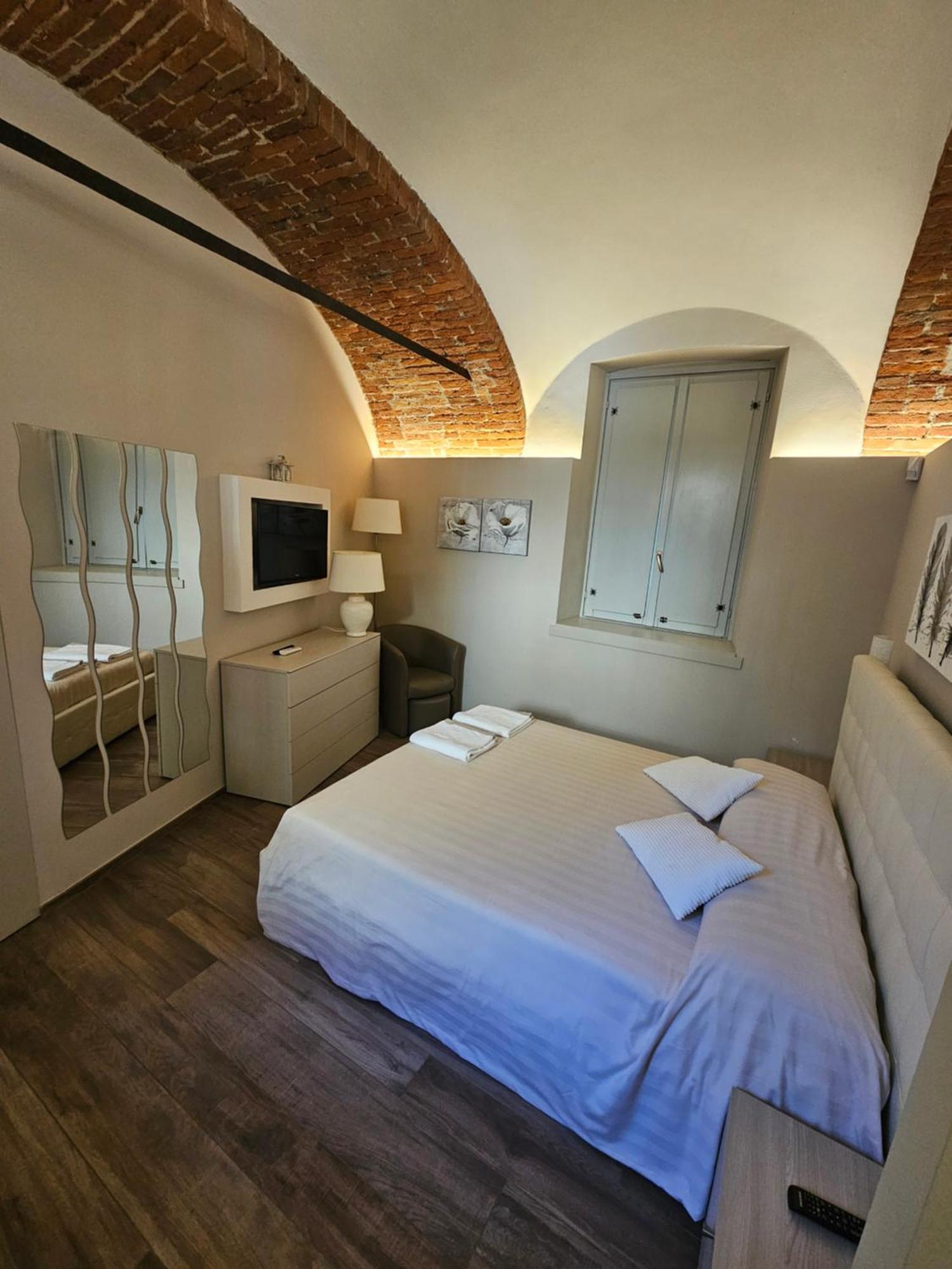 Bilocale In Centro Storico! Apartment Alba  Exterior photo